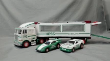 Hess Toy Truck and Racers 1997 – Working Lights – 2 Cars w/ Pull Tabs – Boxed