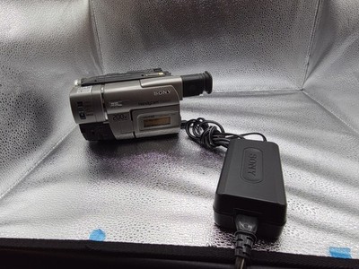 Sony Handycam CCD-TRV37 Vision Video NTSC Camcorder Bundle