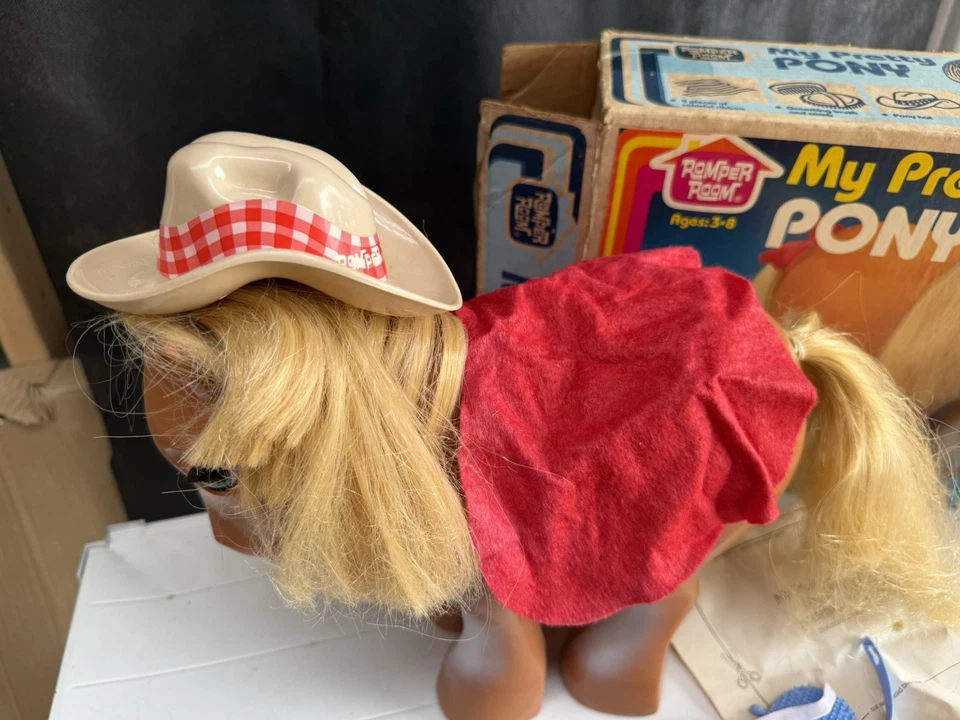 Vintage MY PRETTY PONY Horse with Box My Little Pony Hasbro 1981 w/ accessories - Image 3 of 4