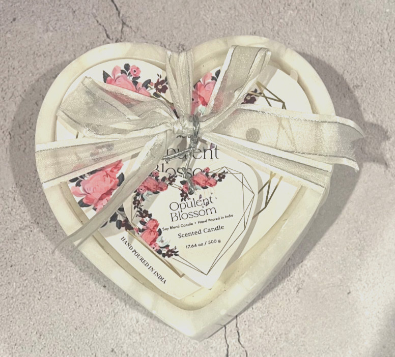 White Heart Shaped Onyx Alabaster Stone Soy Scented Obplent 