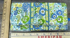 Vera Bradley Blue Floral English Meadow Trifold Wallet Magnet Close Panels Pics