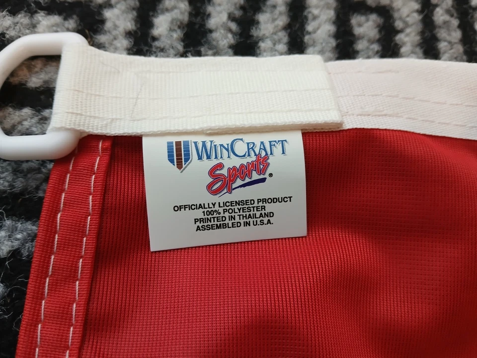 Bandera grande Paris Saint Germain (34" X 56") con dos ojales Foto 2 de 4