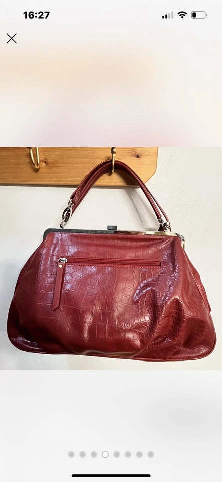 Jennifer Lopez Red Vintage Shoulder Handbag, Rare, Excellent Condition - Image 4 of 4