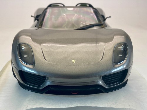 1:18 MINICHAMPS Porsche 918 Spyder 2010 Grey metallic 110060030 - Picture 10 of 18