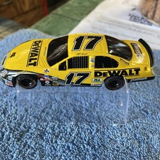 SCX Slot Car 1:43 Ford Fusion NASCAR 17 Kevin Harvick