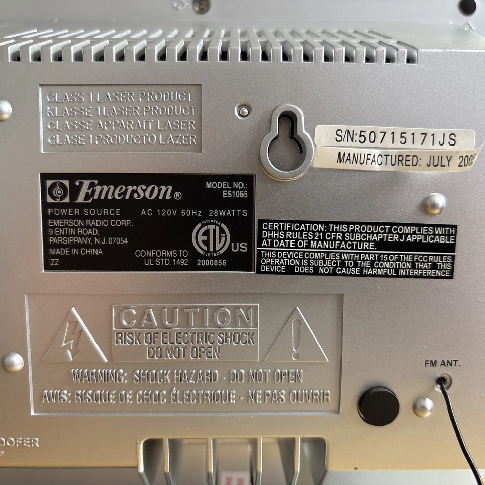 Emerson ES1065 Dual CD Audio System Digital Micro System Wandhalterung mit Lautsprecher - Bild 4 von 4