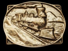 LF27154 VINTAGE 1970s  STEAM LOCOMOTIVE  TRAIN SOLID BRASS RAILROAD BUCKLE