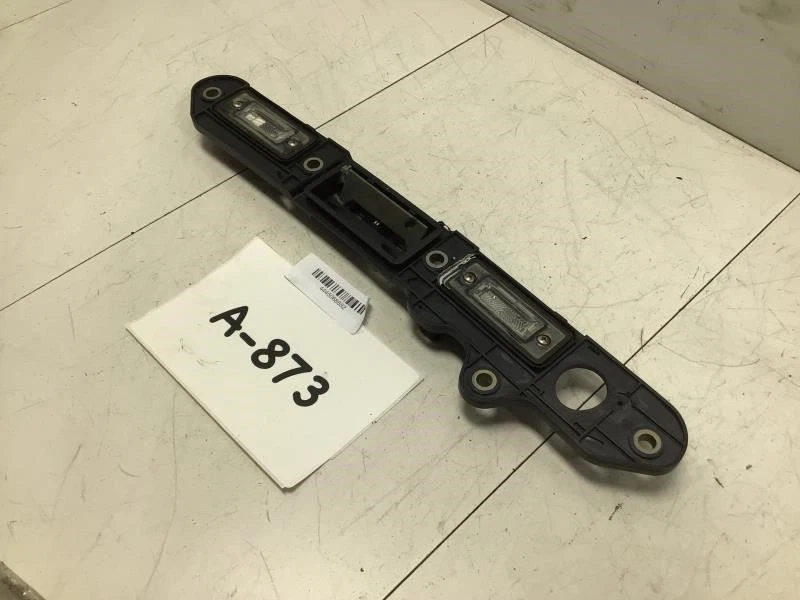 Volkswagen Passat SW 2006 2010 portón trasero matrícula panel de luz OEM+ Foto 3 de 4