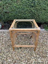 Comodino laterale tavolino da caffè con piano in vetro e vimini rattan bambù 41 x 41 x 45 cm