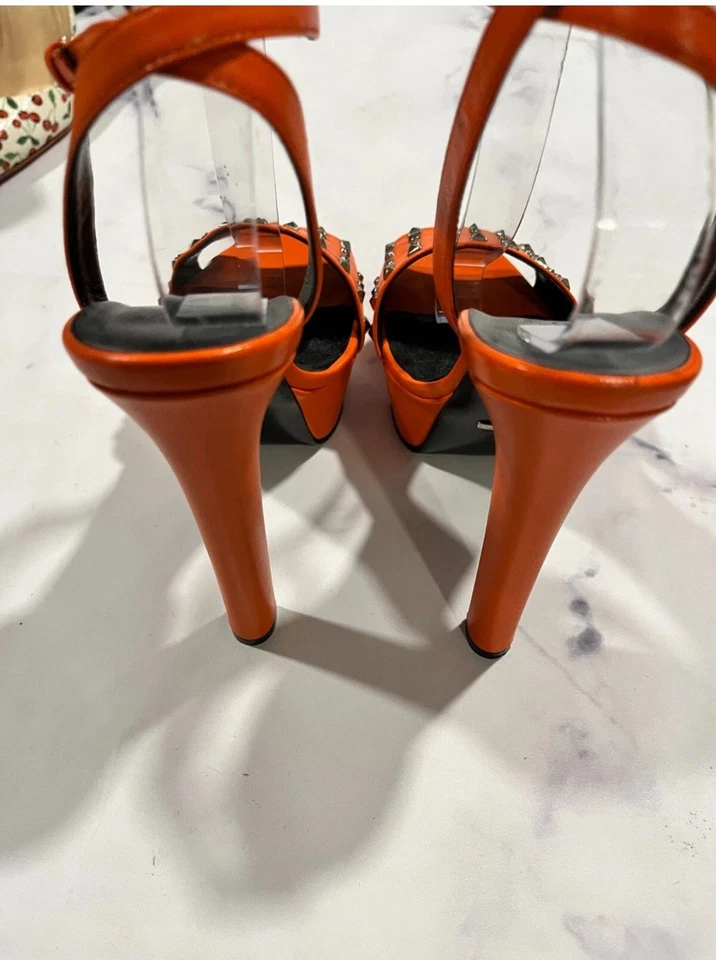 Selling My Authentic Gucci Sandals Heels - Image 4 of 4