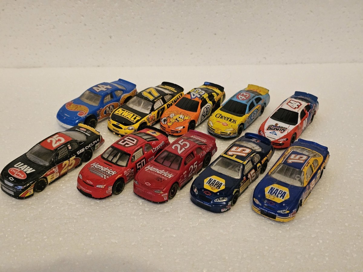 10 Car Nascar 2000/90s 1/64 Diecast Lot Drivers: Micheal Waltrip