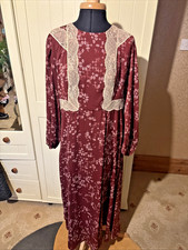 PER UNA Petite Ladies Long Dress UK Size 14 Burgundy Lace Trim Long Sleeve NEW