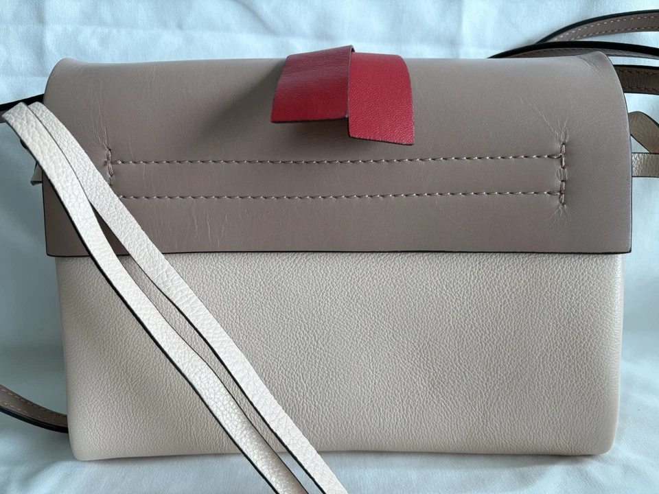 Valentino Ladies Three-tone Beige-Taupe-Burgundy Leather Shoulder Bag - Image 3 of 4