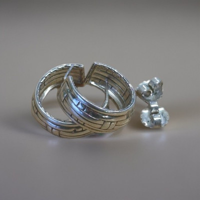 JOHN HARDY BEDEG KLEINE CREOLEN STERLINGSILBER 925