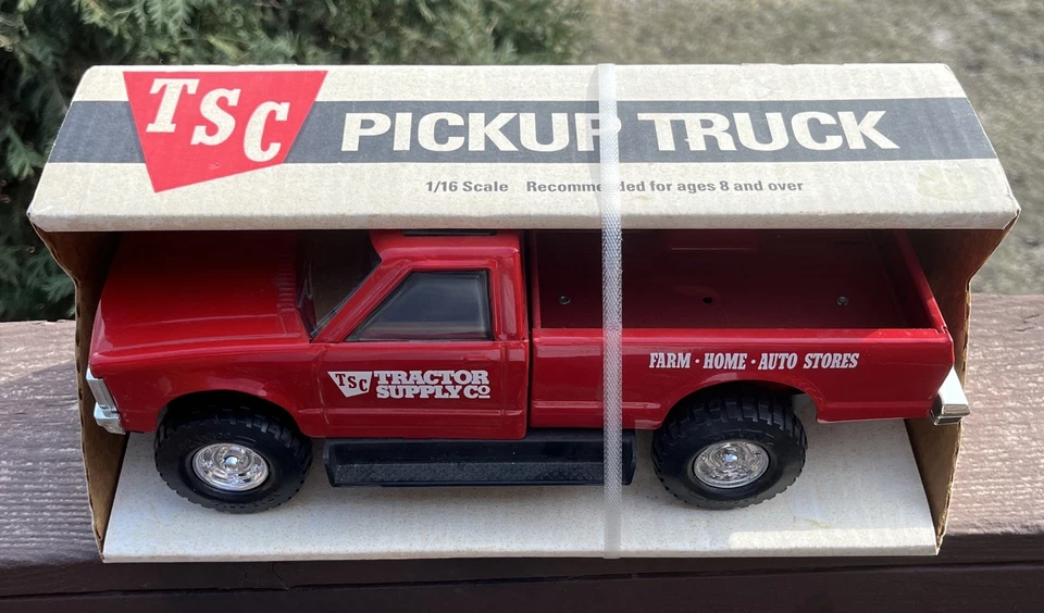 HTF Vintage ERTL GMC Tractor Supply Pickup 1/16 Scale Pressed Steel ***NICE*** - Image 3 of 4