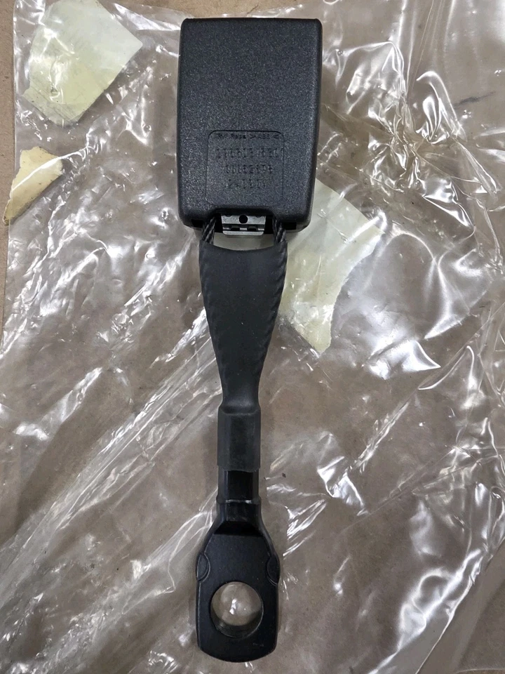 PORSCHE 996 Boxster 986 Seat Belt Receiver  99680318301 Genuine - Image 2 of 4