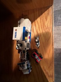 LEGO CITY: Mobile Command Center (60139)
