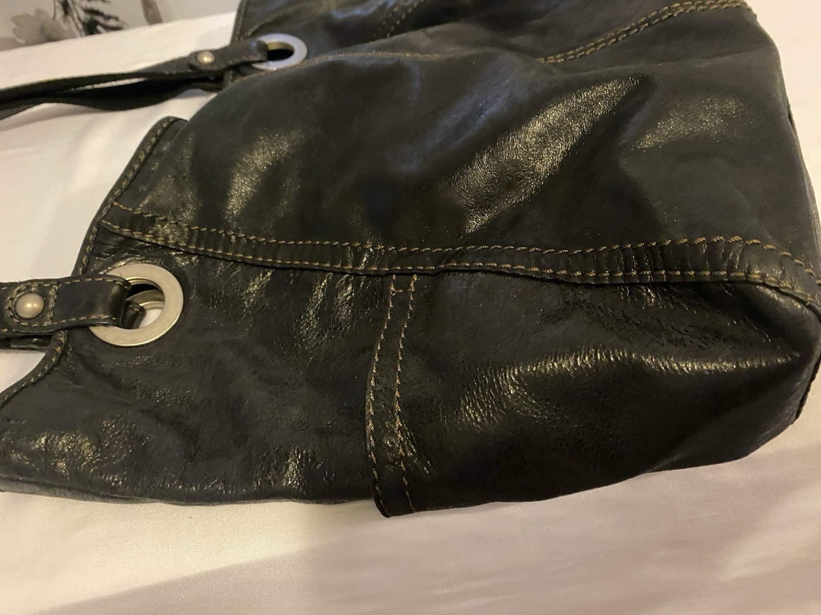 Fossil Solid Black Leather Crossbody Medium Shoul… - image 3