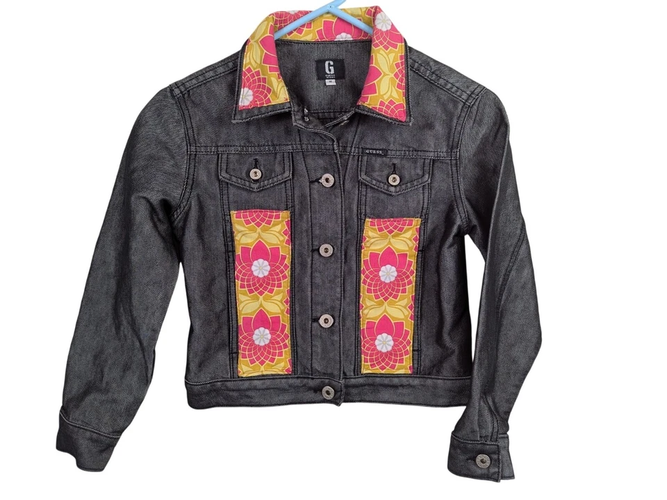 Chaqueta Jean Guess Niñas Talla M 10 Negra Reciclada Rosa Floral Embellecida Western Foto 4 de 4