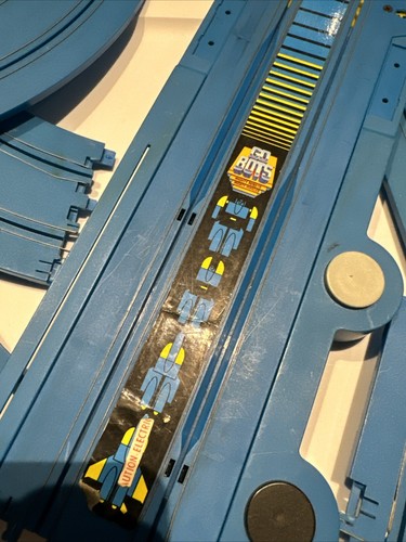 GOBOTS LJN TONKA SPACE CHASE SLOT CAR SET RACE TRACK Parts Incomplete Rare - Picture 2 of 5