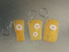 Set of 3 daisy keychains Handmade resin keychain bag accessory