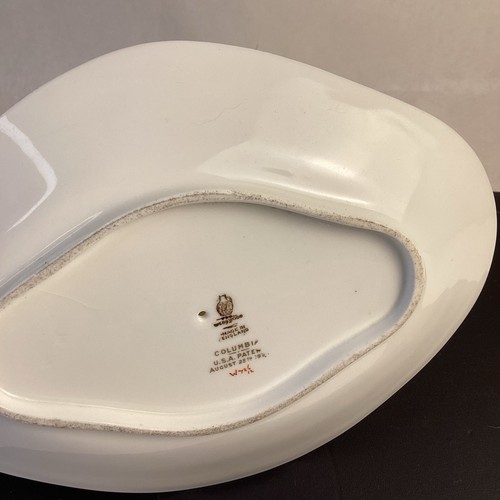 Vintage Wedgwood Columbia Pattern (brown and gold) Attached Gravy Boat/plate - Picture 6 of 6