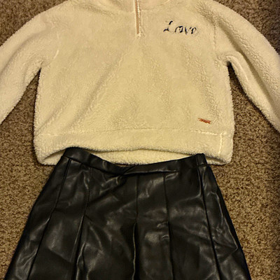 Women s 2-Piece Set S White Fleece 1/4 Zip Love Pullover + Black Faux Pants