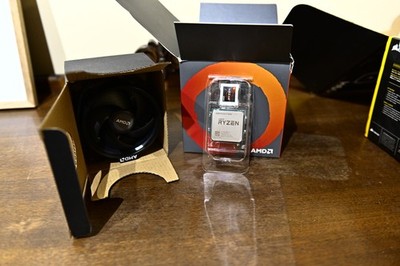 AMD Ryzen 5 2600 Processor (3.9GHz, 6 Cores, Socket AM4) - YD2600BBAFBOX