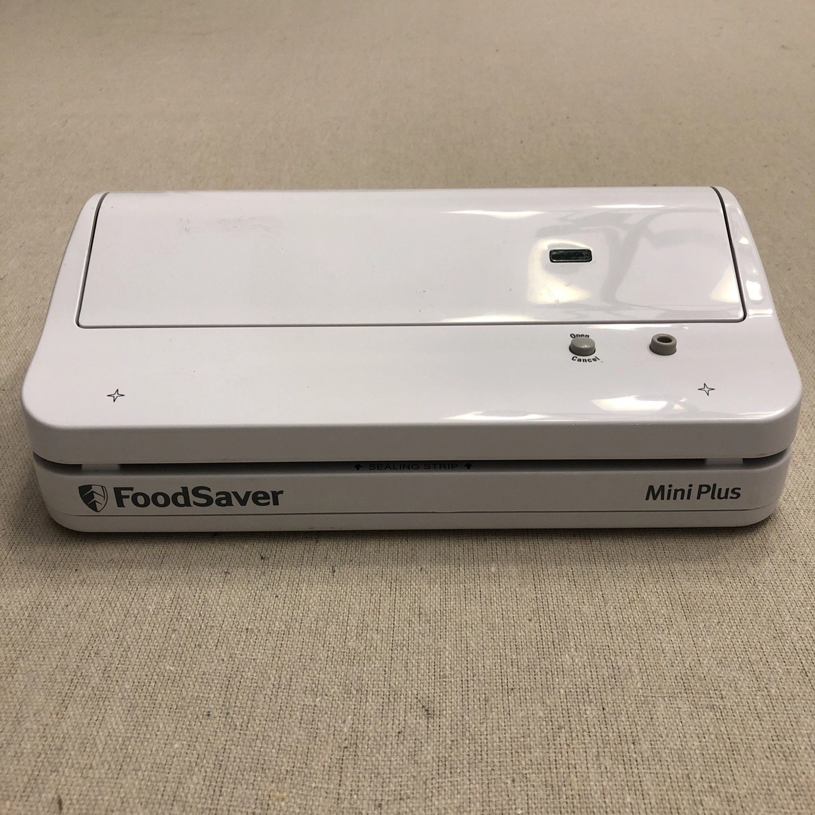 FoodSaver Mini Plus 8” Vacuum Food Saver Sealer Model Vac 420 Preserver