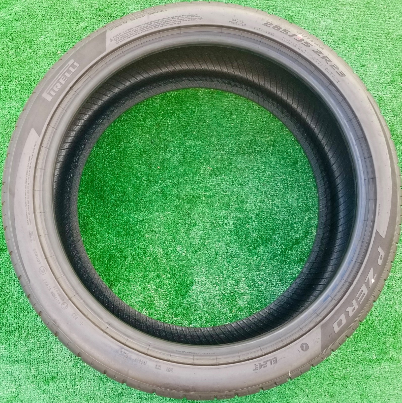 285/35R23 Pirelli P Zero PZ5 Elect Tire L1 Lamborghini Urus SE 285/35ZR23 100%