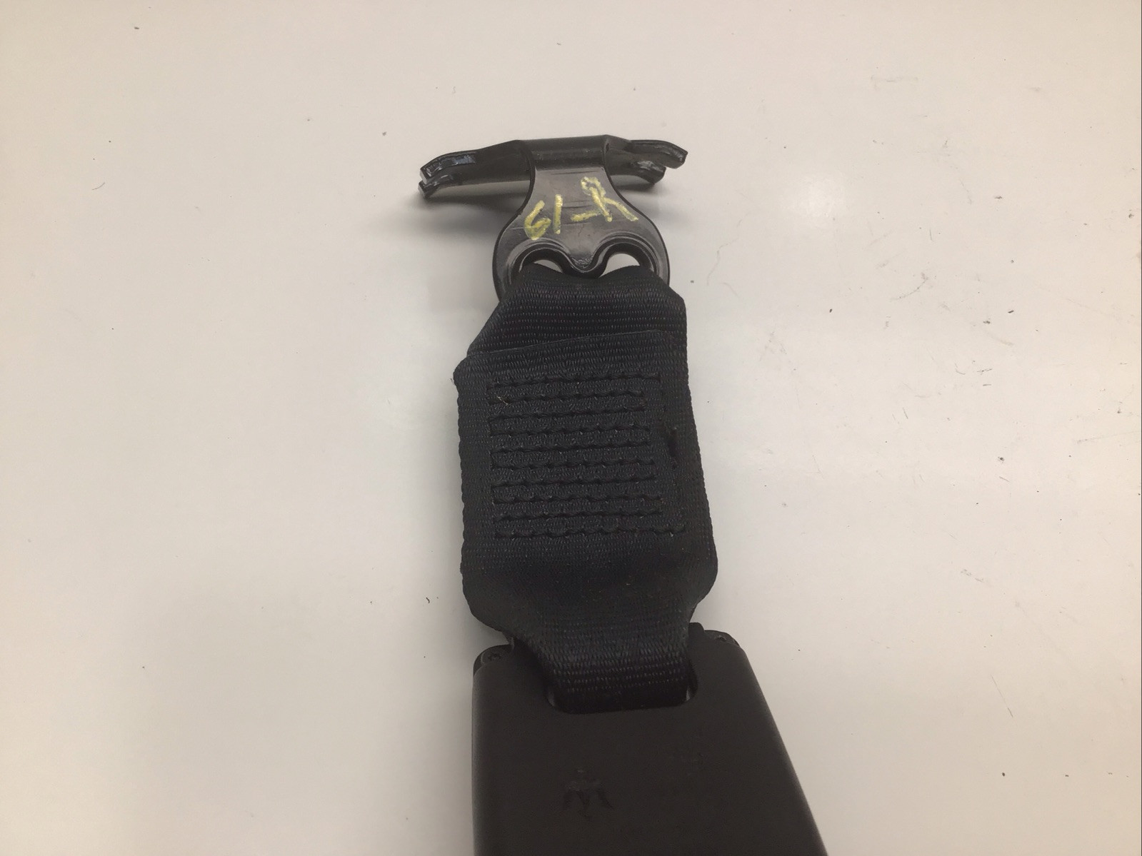 MASERATI GHIBLI REAR CENTER SEAT BELT SEATBELT BUCKLE OEM 2014 - 2020