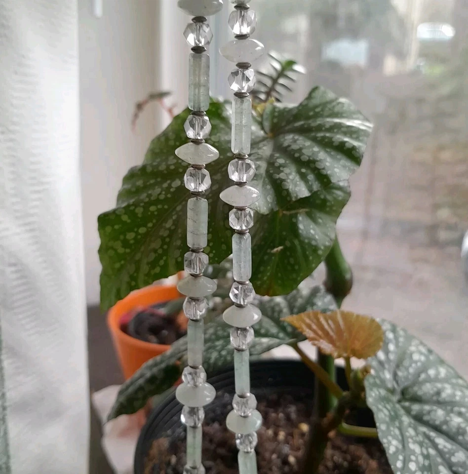 Collar de cuentas vintage hecho a mano con colgante de gema Yin Yang, mediano, color jade Foto 3 de 4