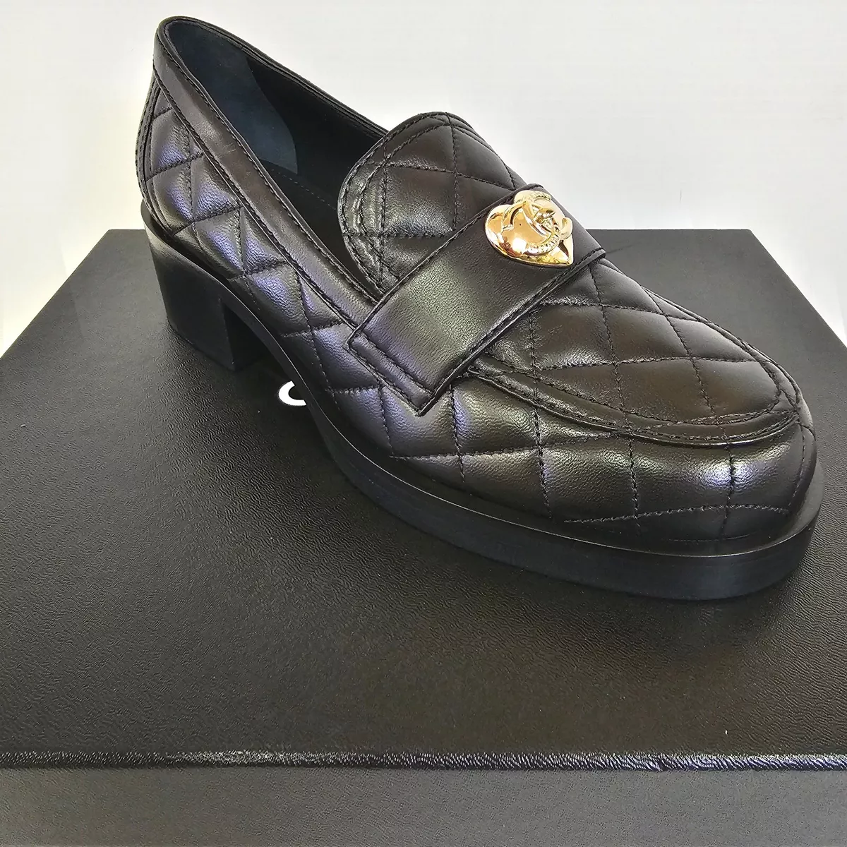 Chanel Lambskin Quilted CC Turnlock Loafers Black - Size 38 EU / 8 US