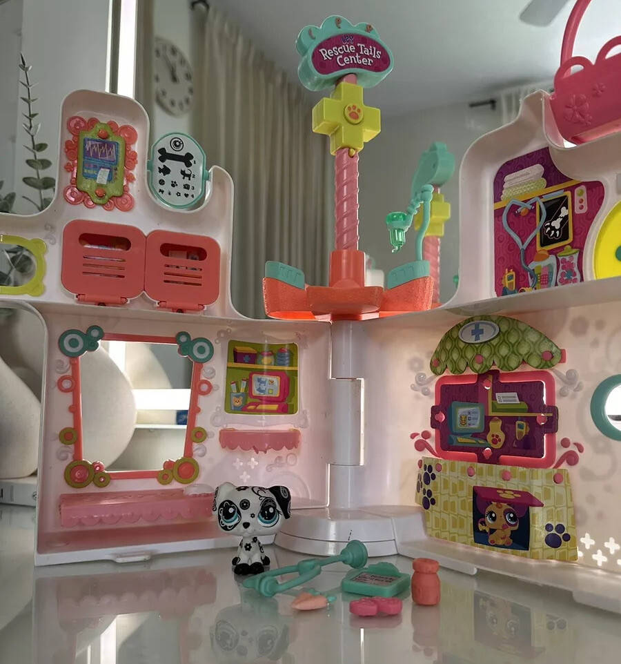 Littlest Pet Shop LPS Hospital Rescue Tails Center Puppy Dalmation