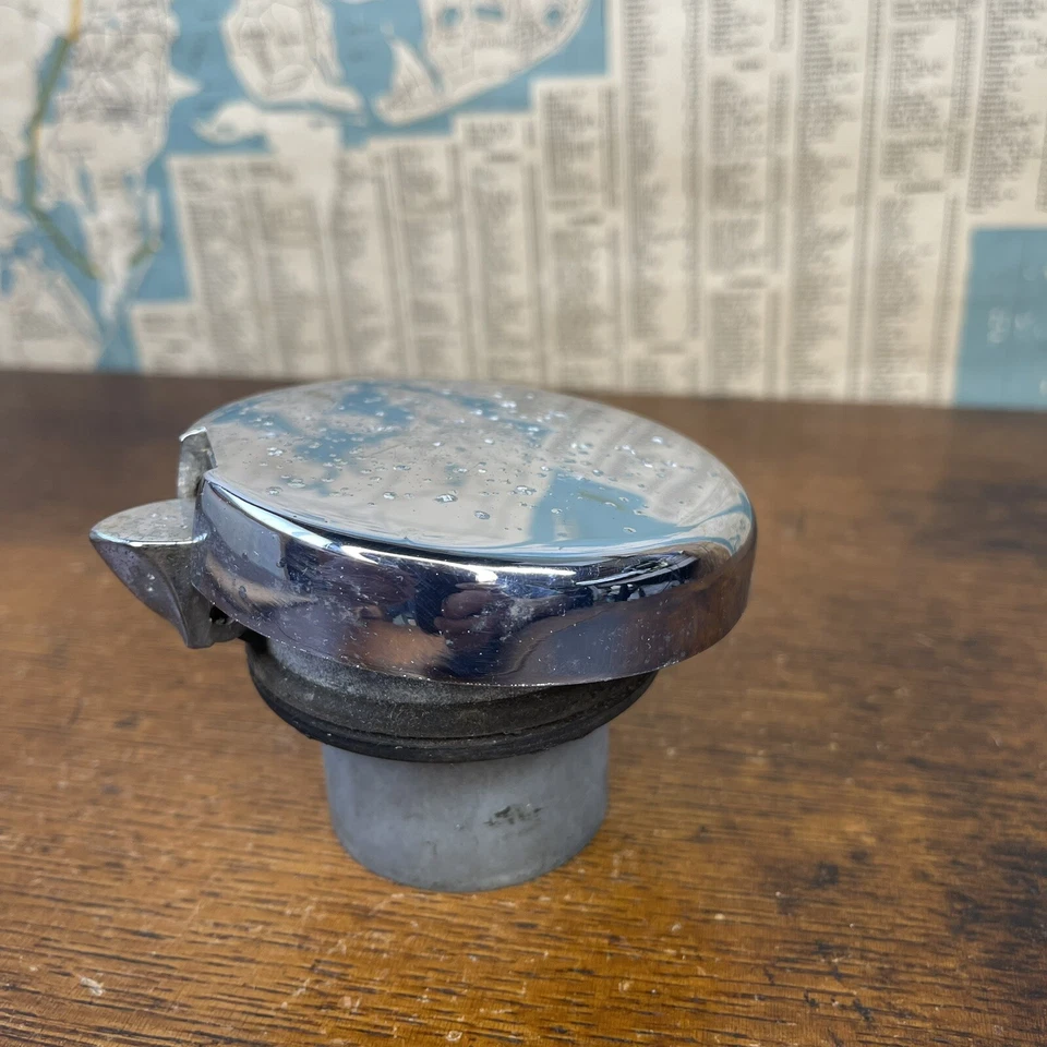 Triumph TR2 TR3 TR3A • Tapa Gas Tapa Abatible Todo Original Usado. KT256 Foto 4 de 4