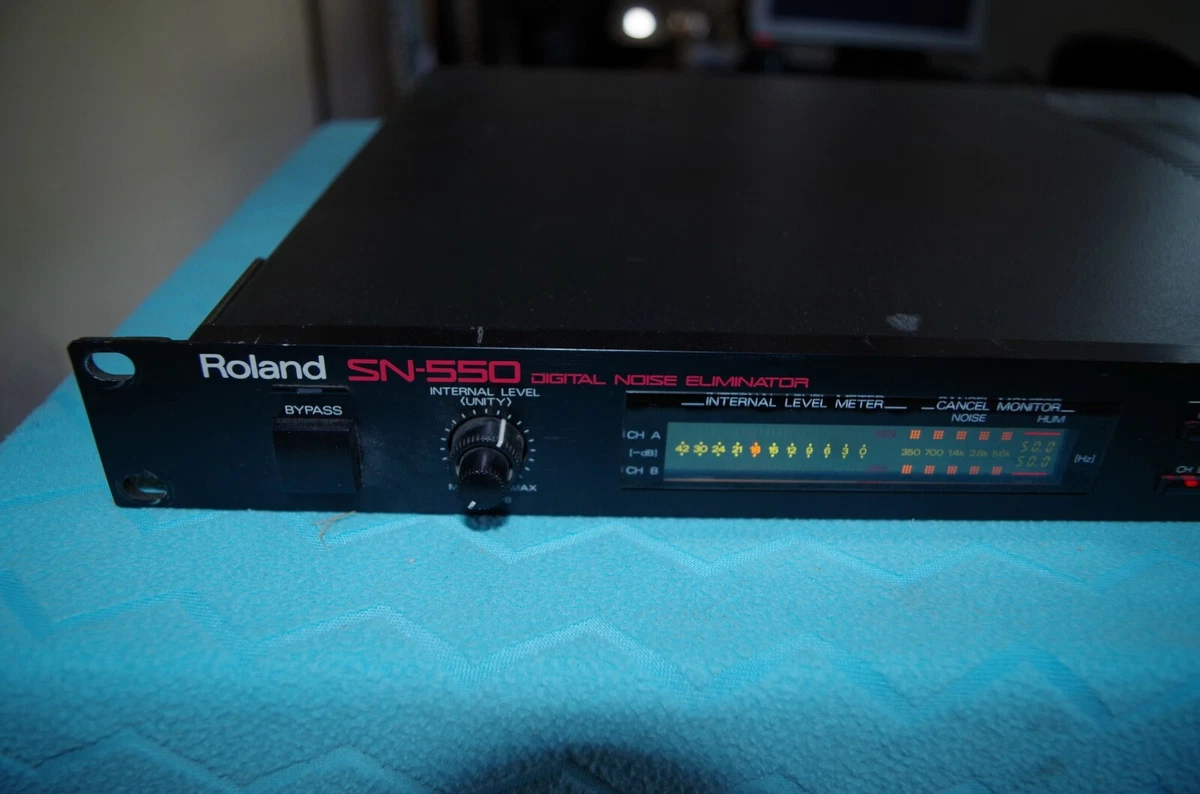 Roland SN-550 DIGITAL NOISE ELIMINATOR