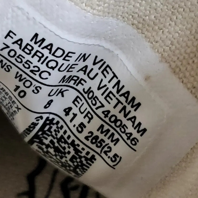 Converse Chuck Taylor High Sneakers 265 Lightly Used thumbnail 2