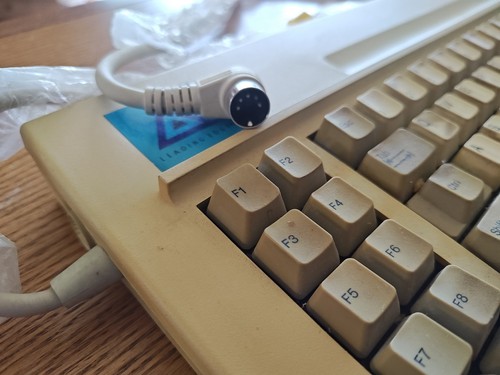Vtg Leading Edge DC-2014 Keyboard 5 Pin Works - Afbeelding 2 van 7