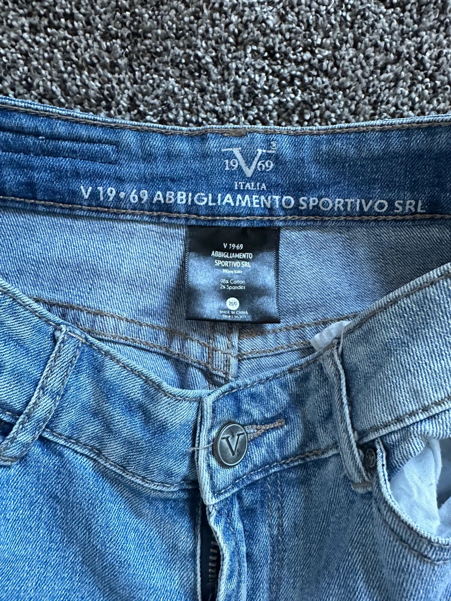 Abbigliamento sportivo low cost sale