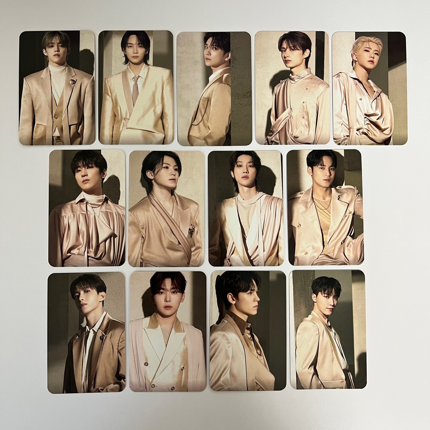 Tarjetas fotográficas conceptuales SEVENTEEN World Tour JUSTO AQUÍ Joshua Mingyu Seungkwan Woozi