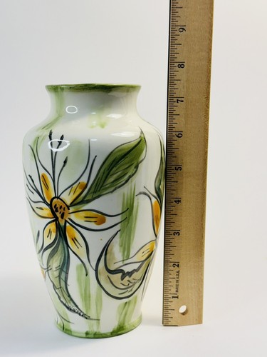 Hand Painted Yellow Floral Ceramic Pottery Vase Signed L Wenk Vintage 1972 7.5” - Picture 5 of 9