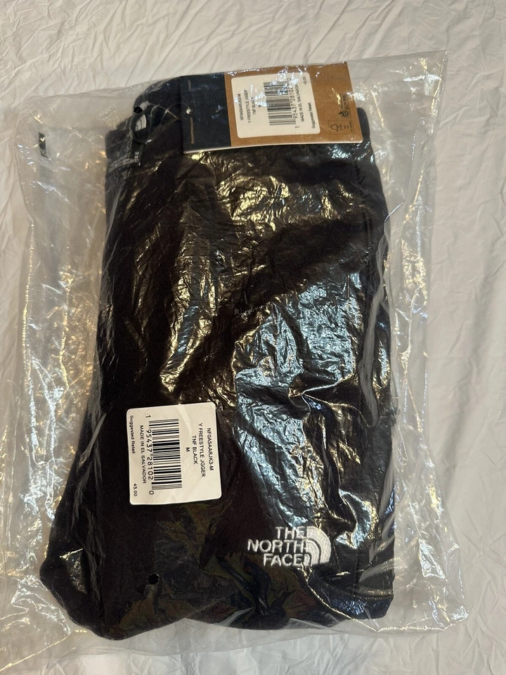 New The North Face Boy's Freestyle Jogger Pants NFOA5AAR-JK3 TNF Black - Medium - Image 2 of 4