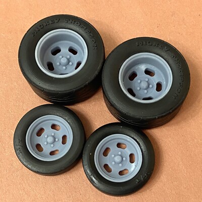 1/24 Scale:  17/15-inch Classic Five Slot Wheels W/Drag Slicks; Resin
