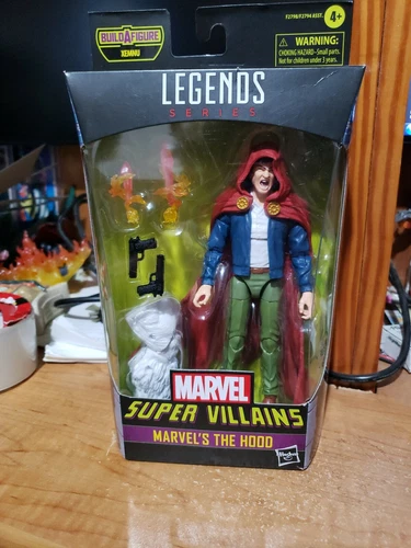 Figura de acción Marvel Legends Super Villains Marvel's The Hood 6" con XEMNU BAF