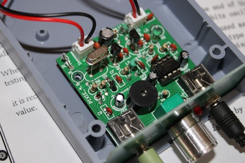 Zmontowany - nadajnik-odbiornik krótkofalowy Super Pixie CW z obudową 7,023 MHz - Zdjęcie 3 z 4