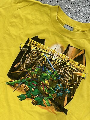Vintage Y2K 00s Teenage Mutant Ninja Turtles Graphic Print T