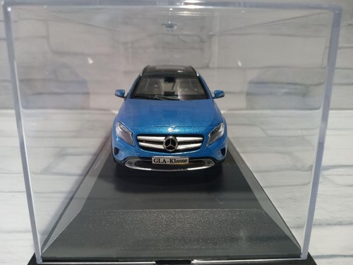 1/43 Mercedes-Benz dealer regular model minicar GLA class blue - Picture 2 of 4