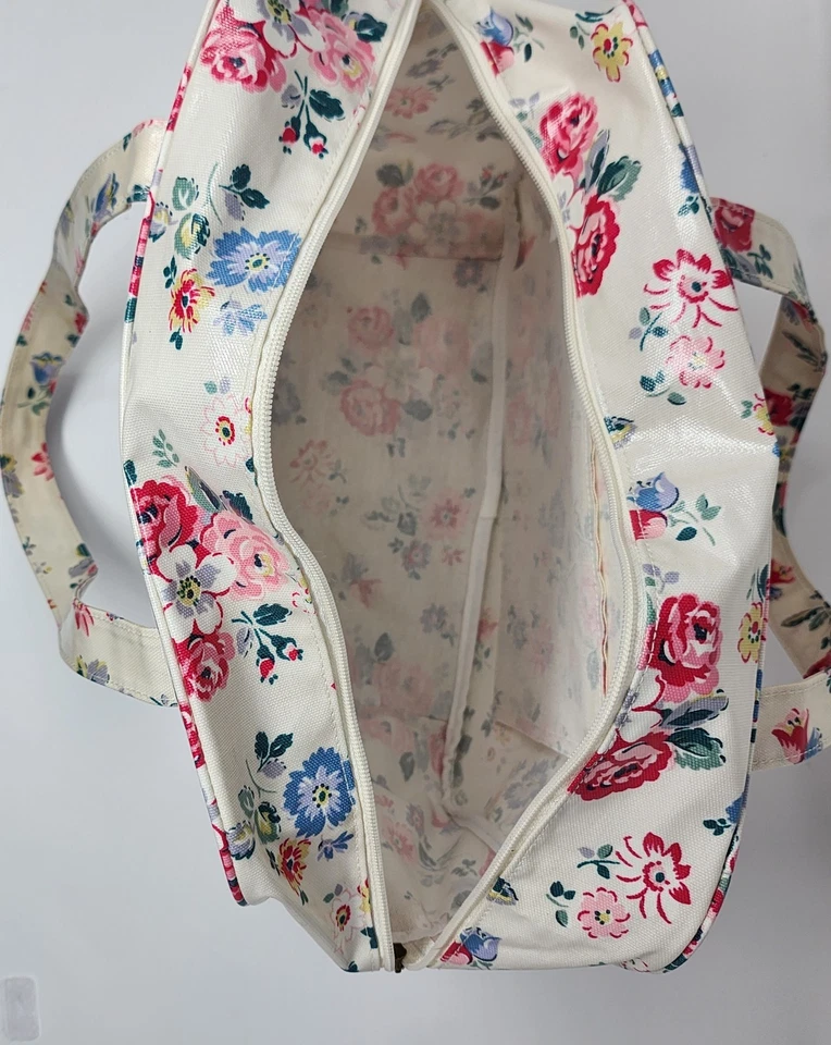 Bolso de Mano Cath Kidston Crema Floral Cremallera Completa Forma Rectángulo Doble Asa Foto 4 de 4