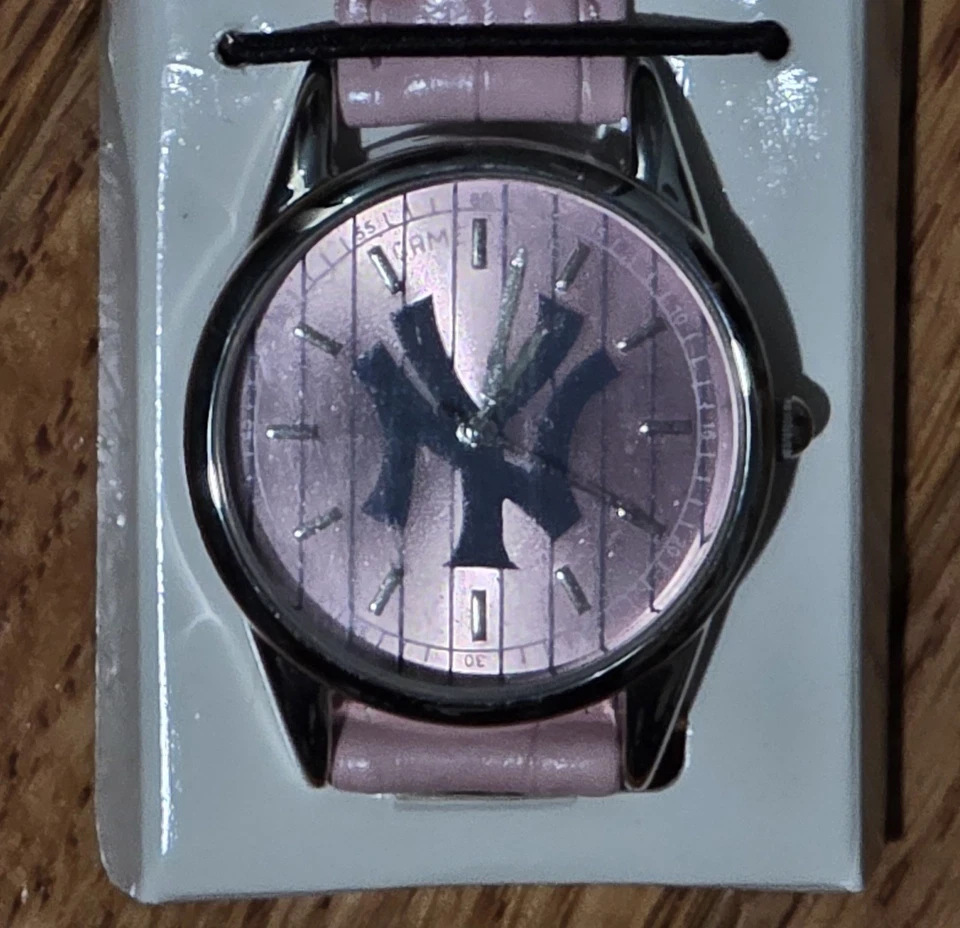 2007 NY YANKEES Game Time LADIES MLB PINK WATCH MLB NEW AND WORKING - Image 2 of 4