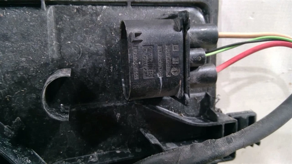 2019-2021 VOLKSWAGEN JETTA RADIATOR COOLING FAN SHROUD OEM 5Q0-121-205-AP - Image 3 of 4